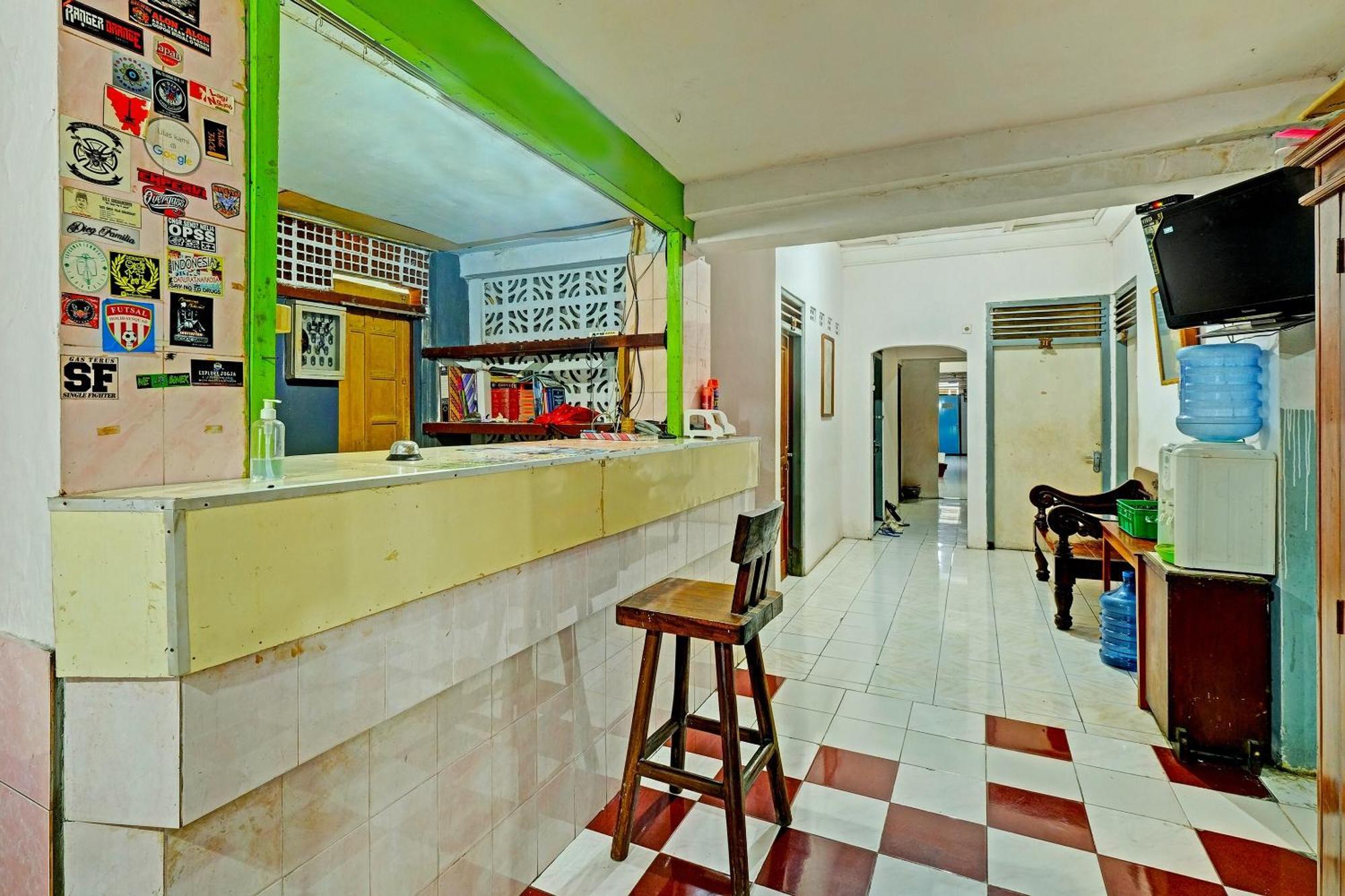 Spot On 91915 Homestay Superman Jogyakarta Zewnętrze zdjęcie