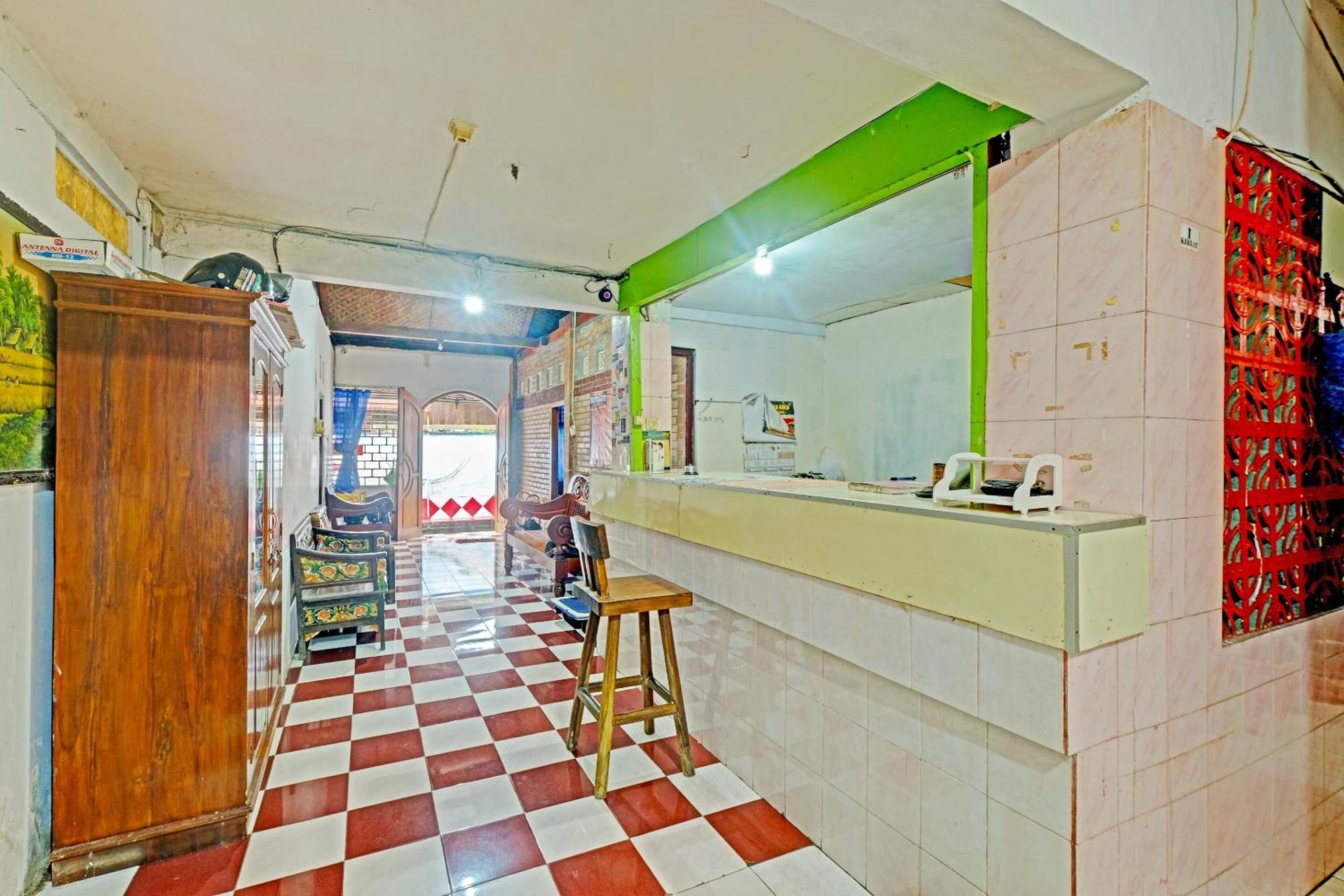 Spot On 91915 Homestay Superman Jogyakarta Zewnętrze zdjęcie